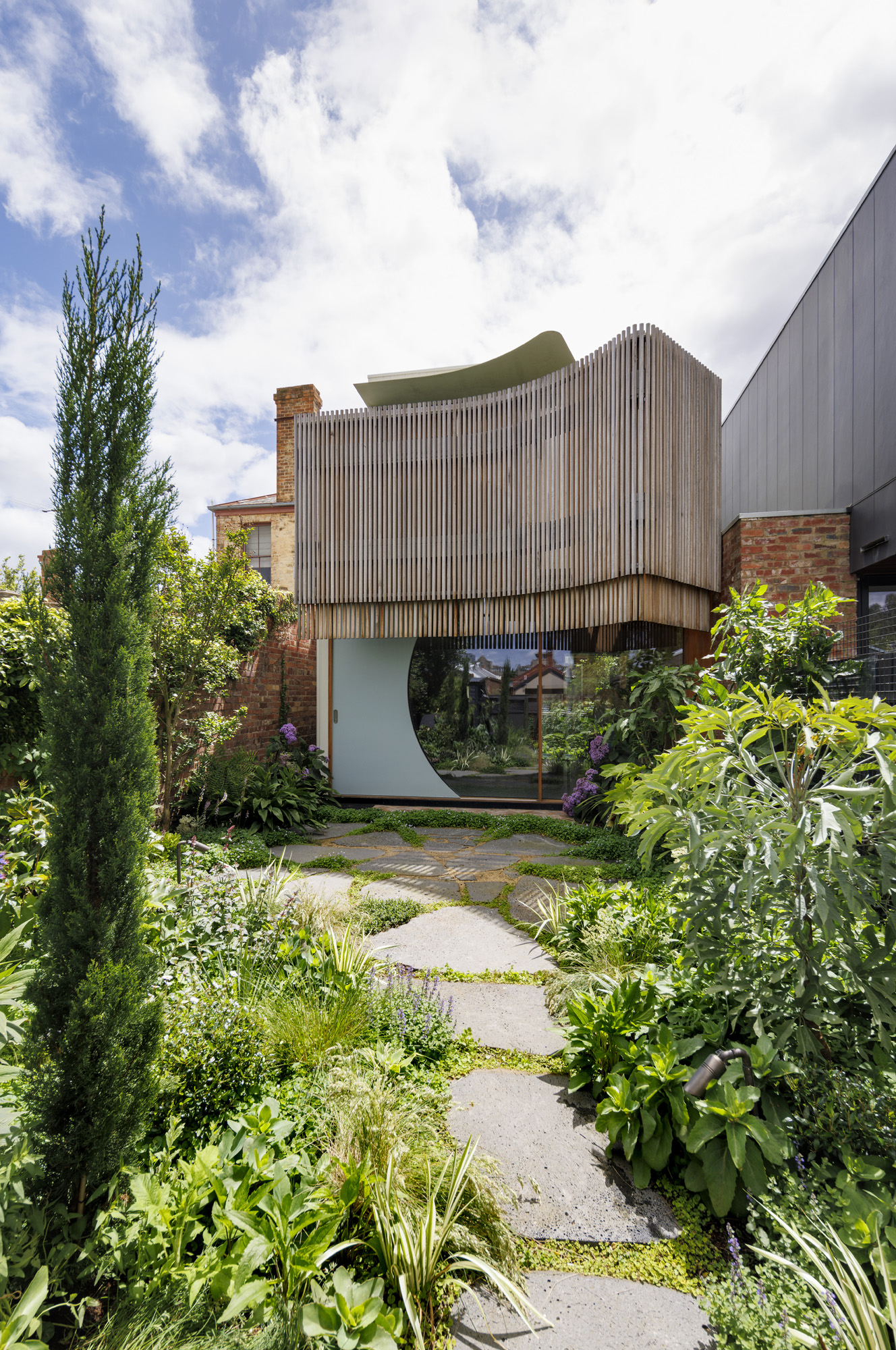 Tasmanian Oak wears the crown: Tiara House by FMD Architects