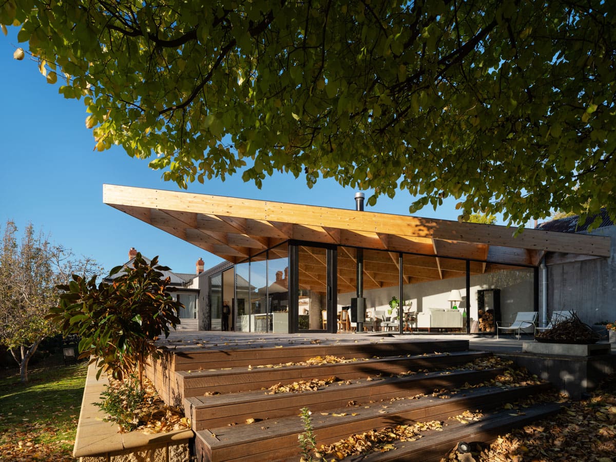 Natural Dialogue: Warwick Street House by Dock4 Architects